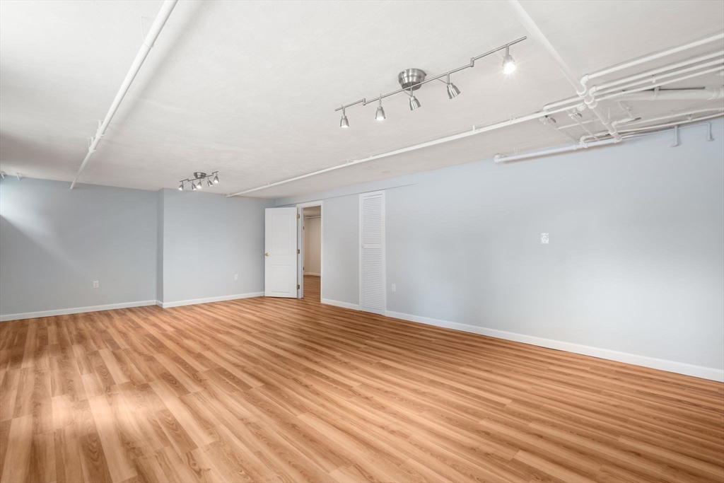20 Taylor Road Property Photo 17