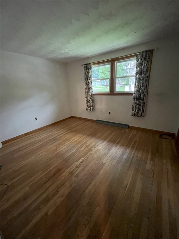 61 Hovey St Property Photo 6