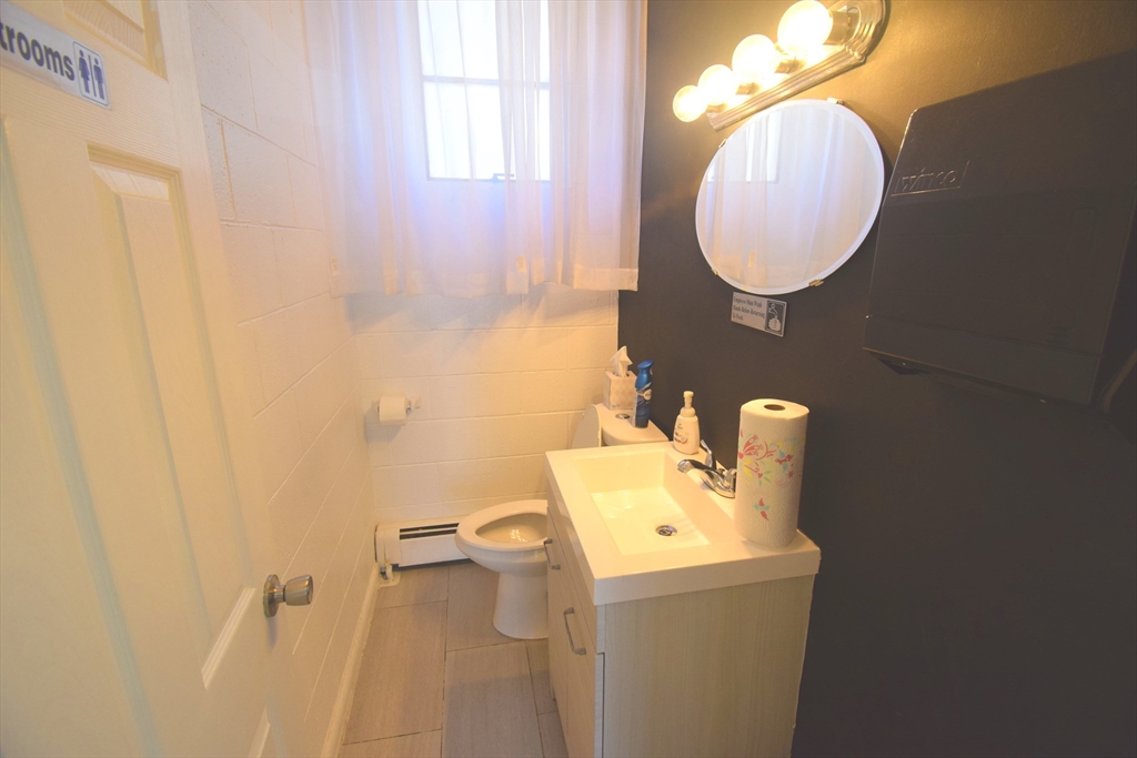 425 East Washington # 2 Property Photo 7