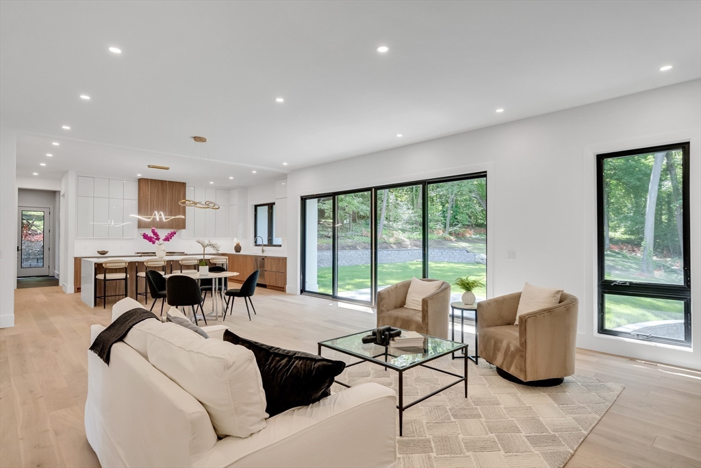 8 Winston Road Property Photo 15