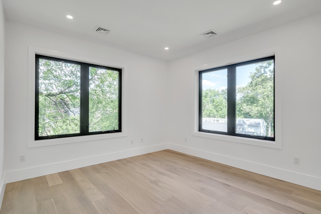 8 Winston Road Property Photo 31