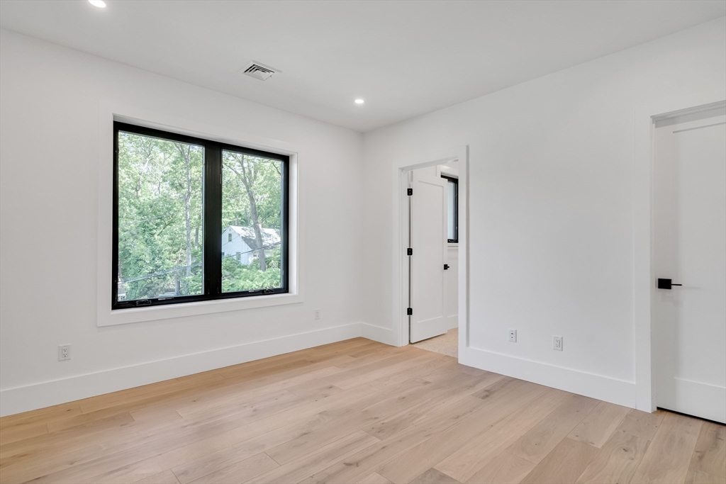 8 Winston Road Property Photo 32