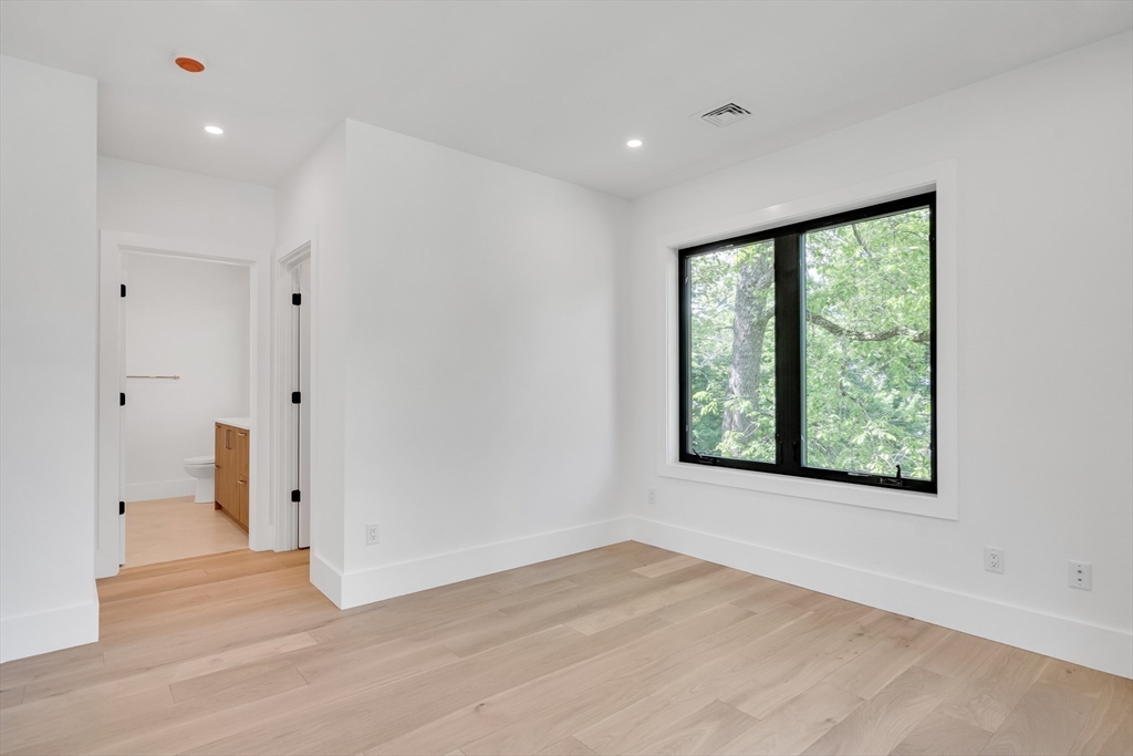 8 Winston Road Property Photo 33