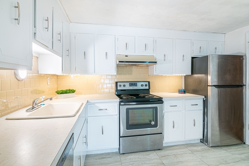 53 Swanson Ct # 11c Property Photo 9