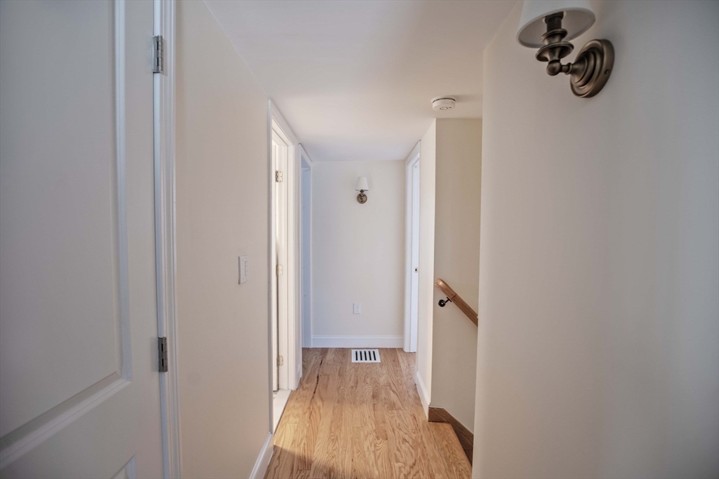 232 Lowell St Property Photo 25