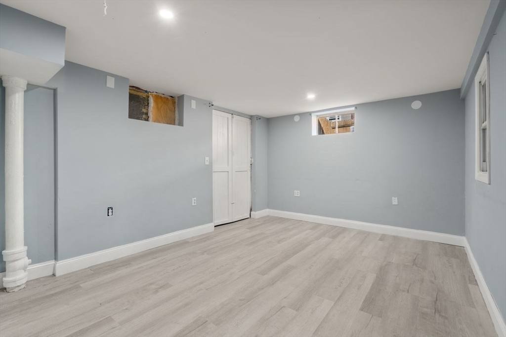 147 Florence St Property Photo 18