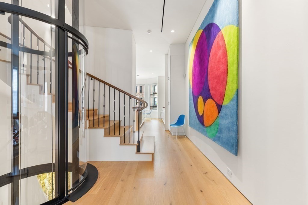 126 Marlborough St Property Photo 11