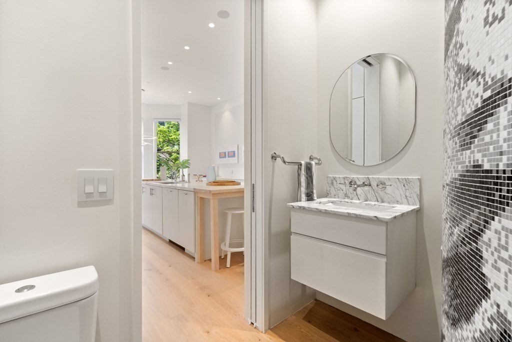 126 Marlborough St Property Photo 15