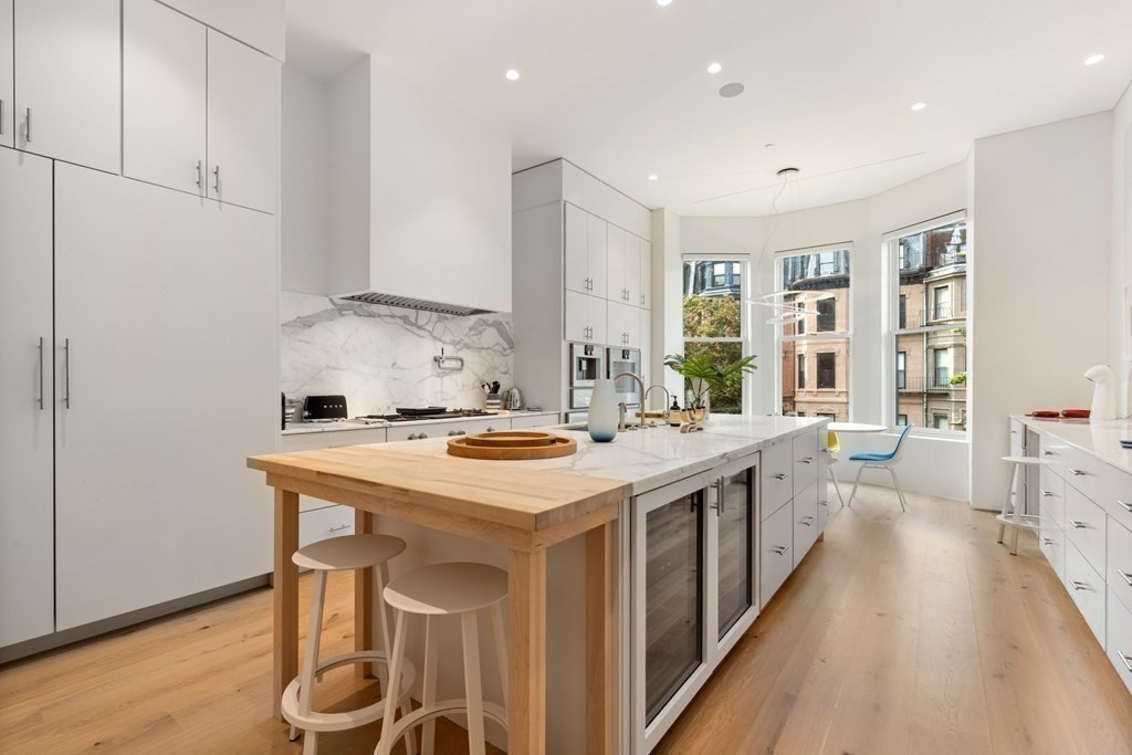 126 Marlborough St Property Photo 16