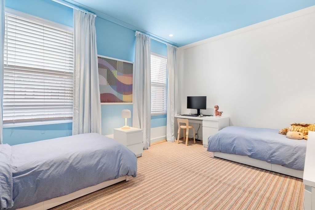 126 Marlborough St Property Photo 33