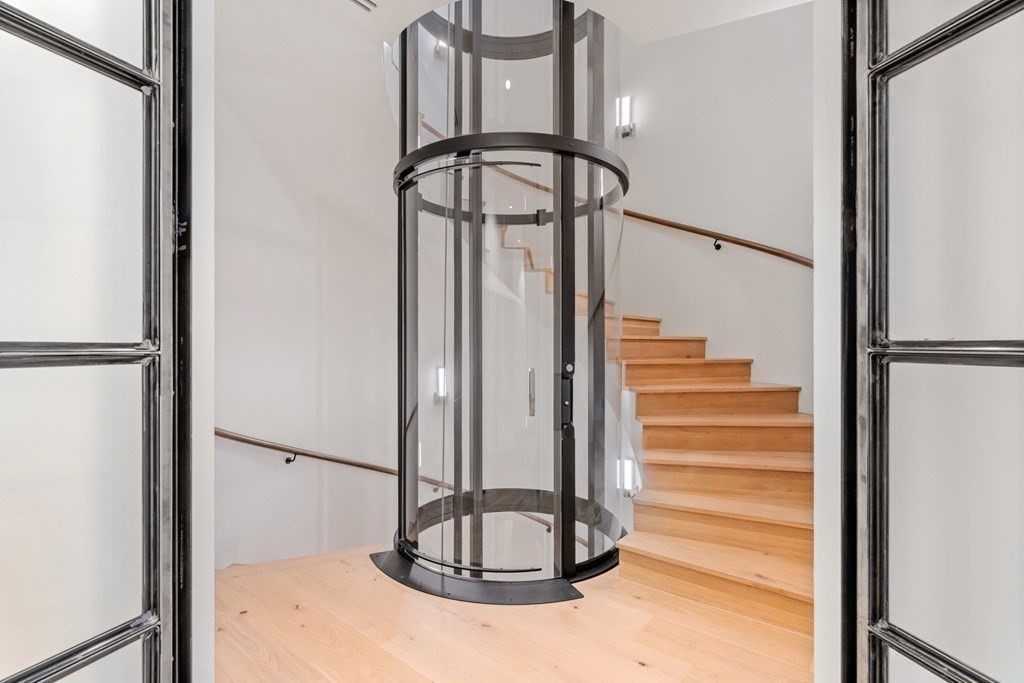 126 Marlborough St Property Photo 34
