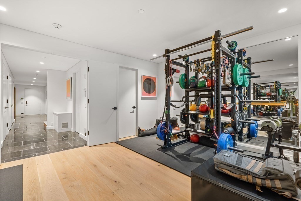 126 Marlborough St Property Photo 38
