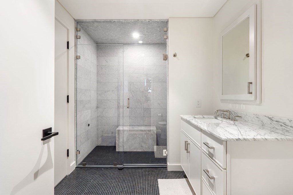 126 Marlborough St Property Photo 41
