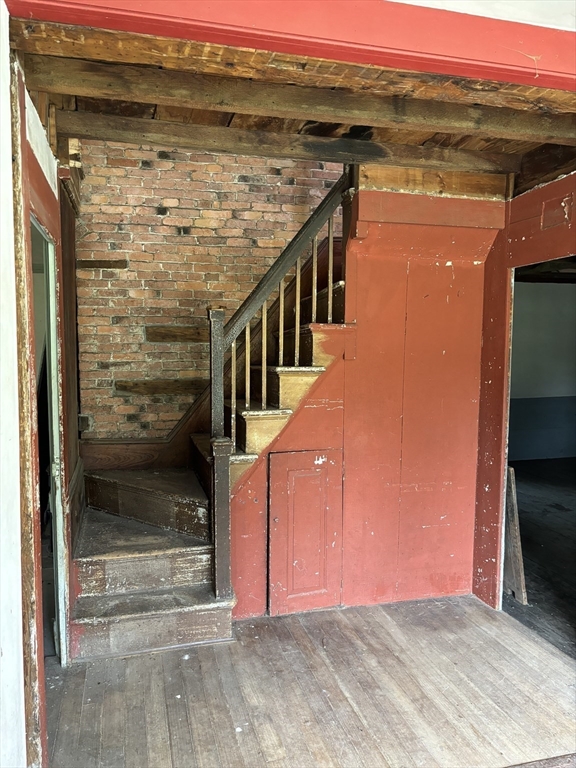 236 Dedham St Property Photo 6