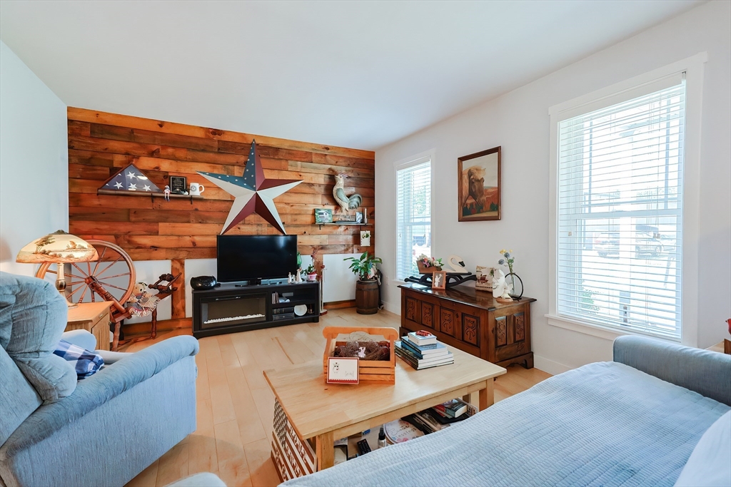 20 Austin Street Property Photo 6
