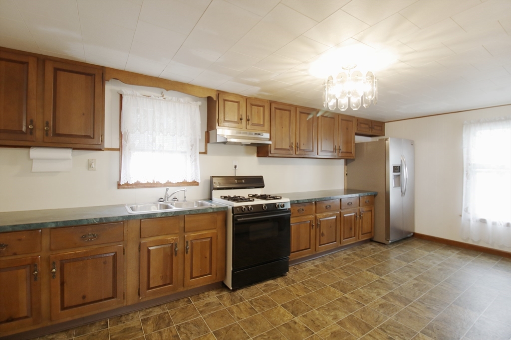 162 Jencks St. Property Photo 7