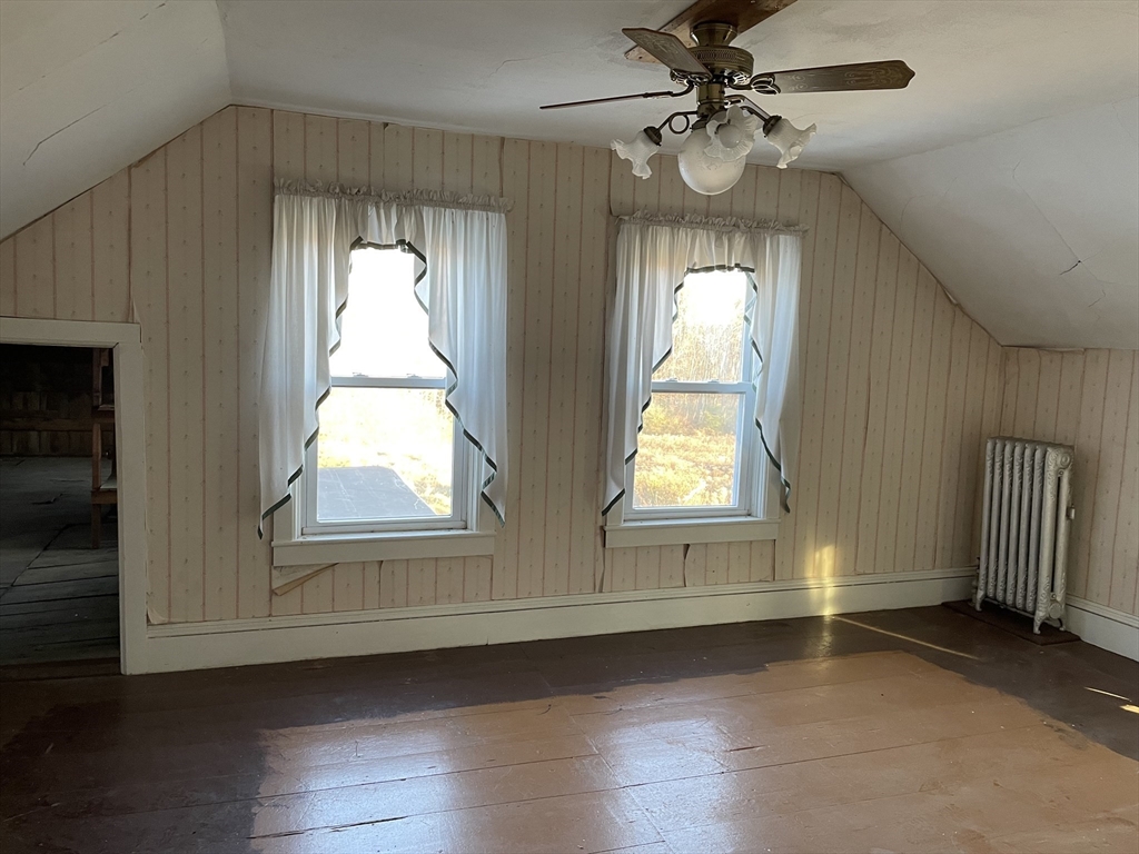 90 Marsh Rd Property Photo 15