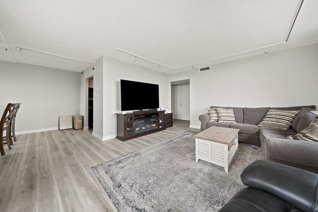 61 Broad Reach Property Photo 4