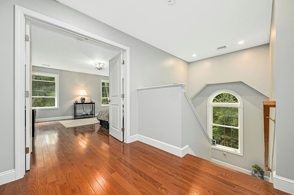 5 Peter St # D Property Photo 20