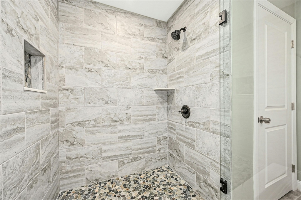 5 Peter St # D Property Photo 26