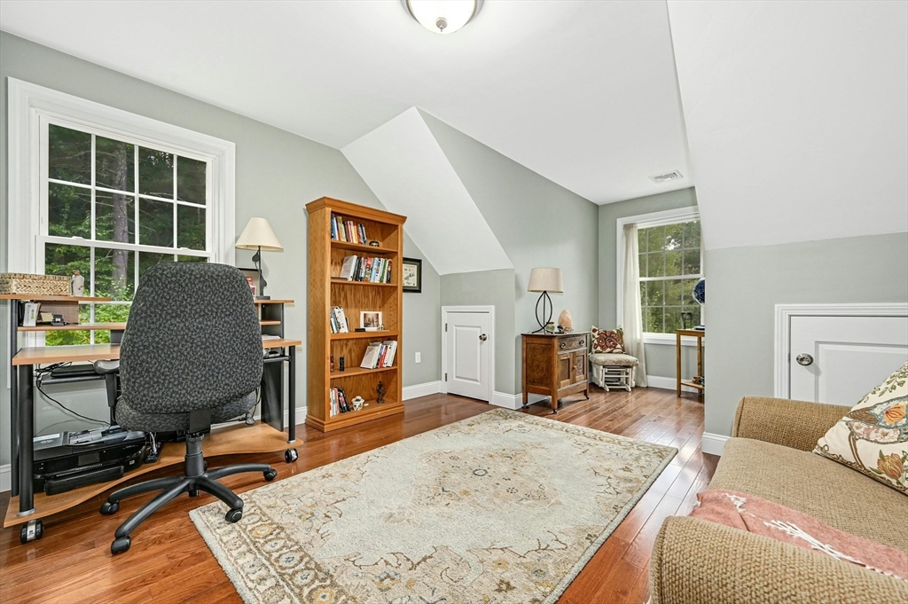 5 Peter St # D Property Photo 27