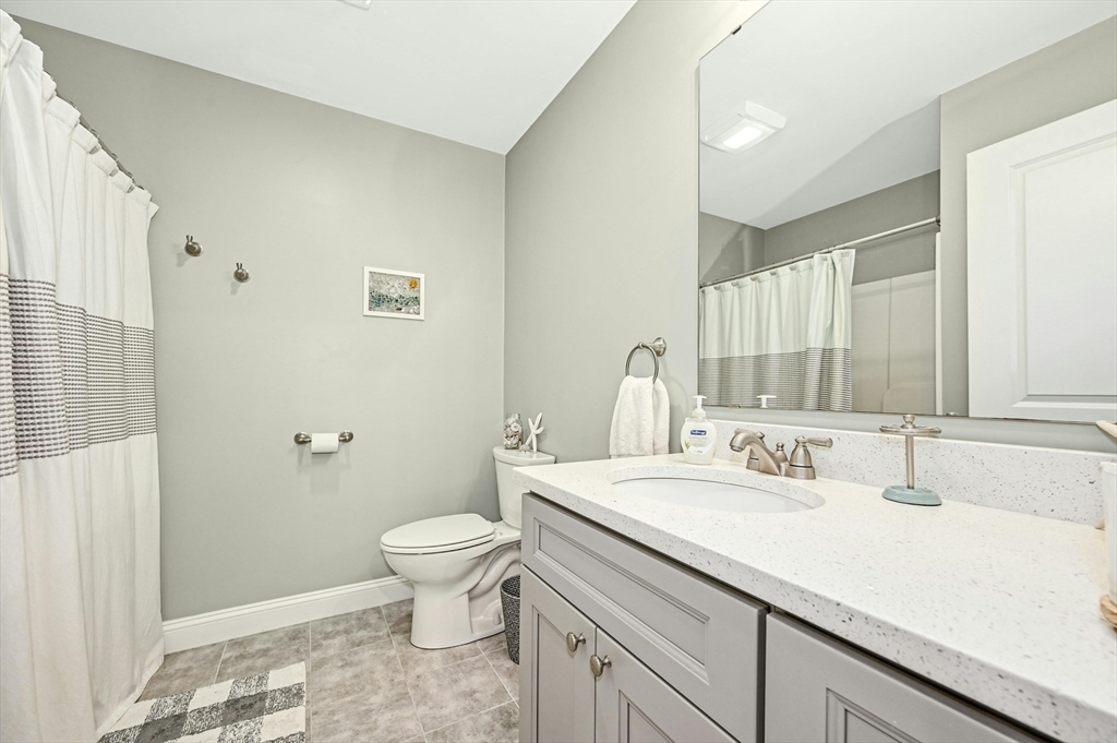 5 Peter St # D Property Photo 28