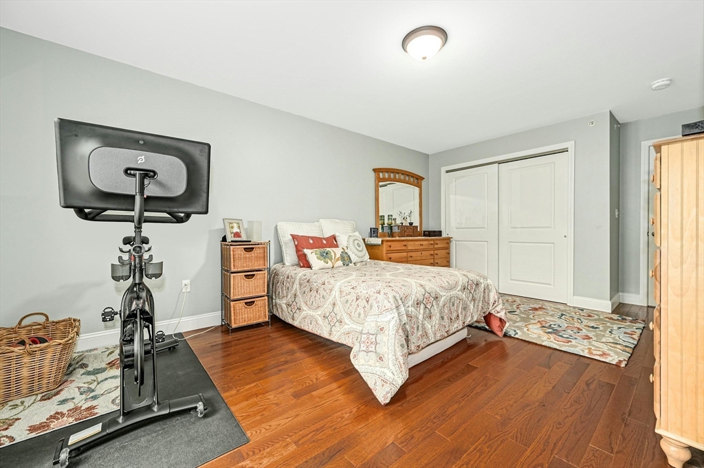 5 Peter St # D Property Photo 29