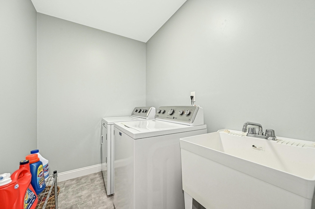 5 Peter St # D Property Photo 31