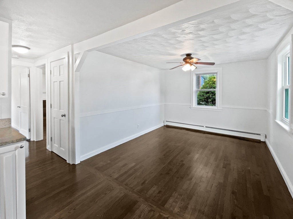 444 Lowell St Property Photo 17