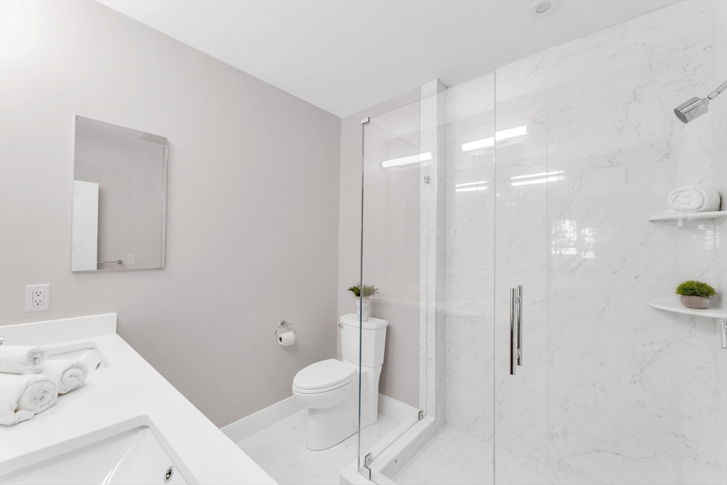 425 Lagrange St # 101 Property Photo 10