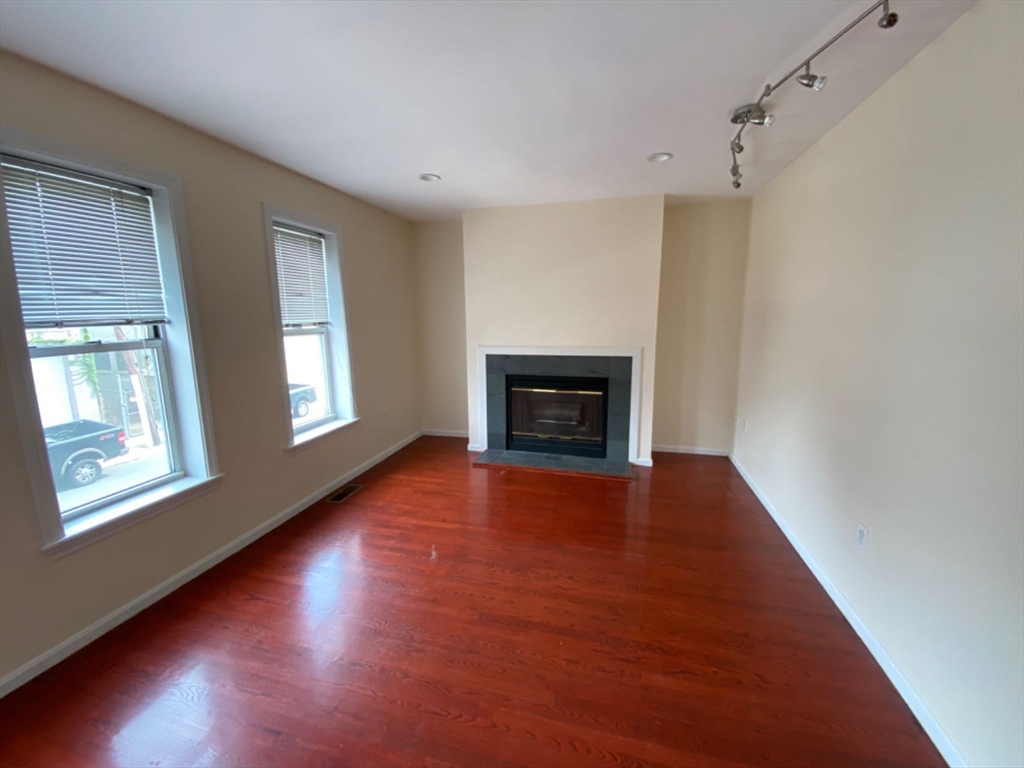 22 Chestnut St # 22 Property Photo 6