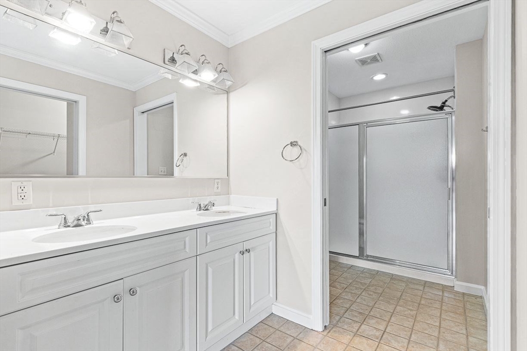 36 Village Rd. # 605 Property Photo 16
