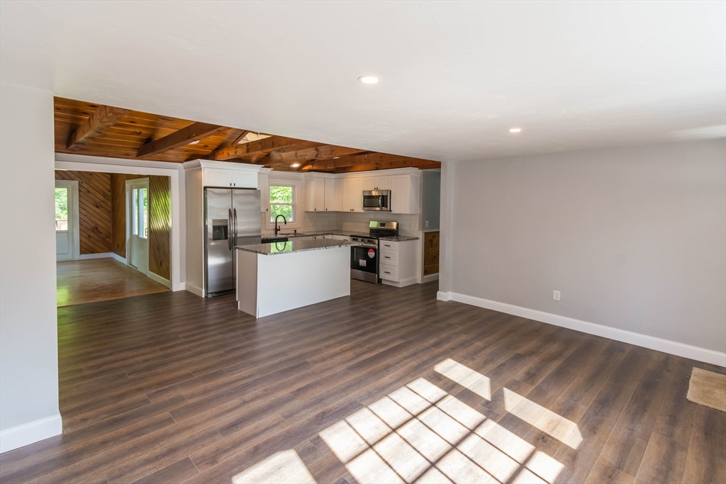 36 Robert St Property Photo 9