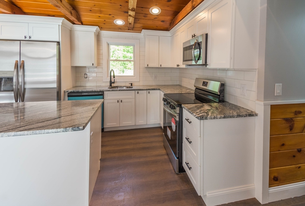 36 Robert St Property Photo 12