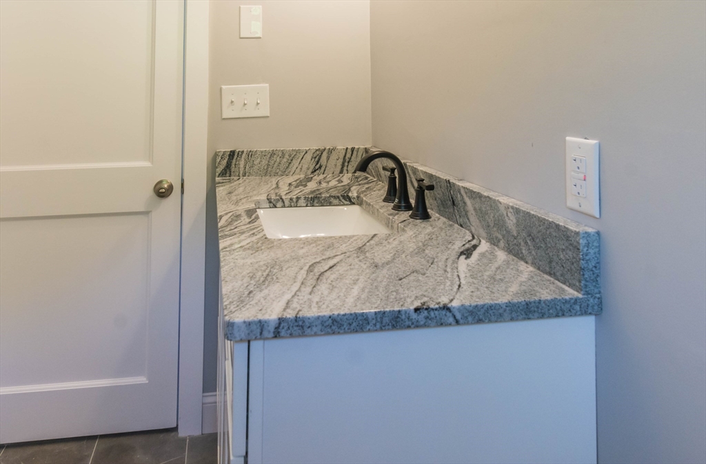 36 Robert St Property Photo 27