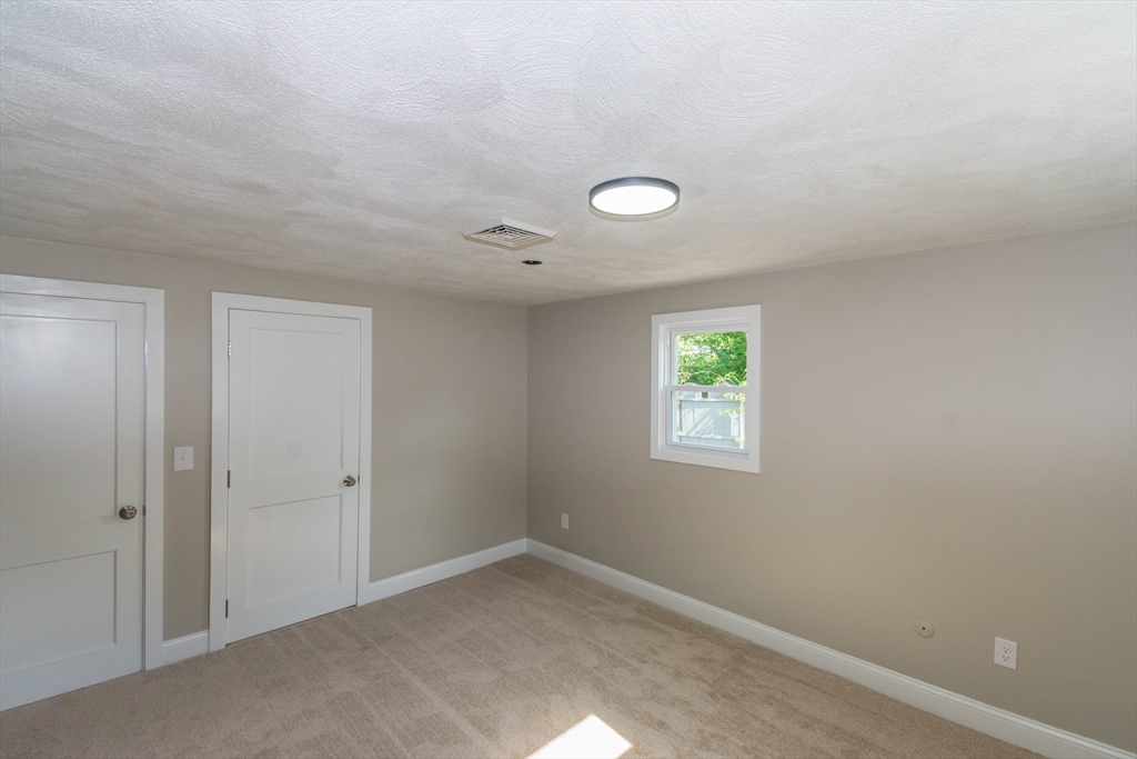 36 Robert St Property Photo 30