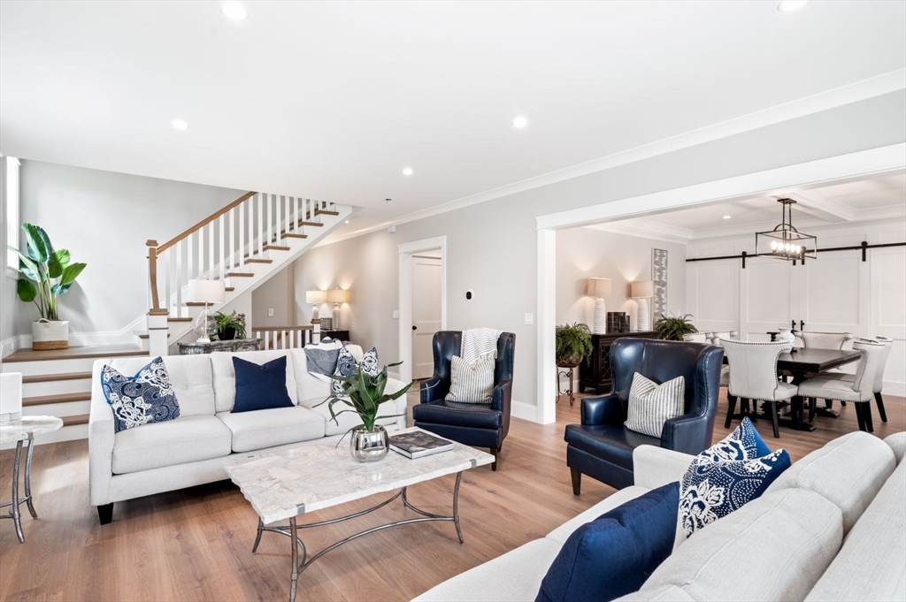 28 Stacey Street # A Property Photo 8