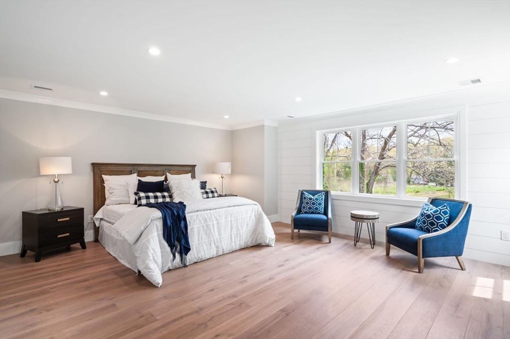 28 Stacey Street # A Property Photo 24