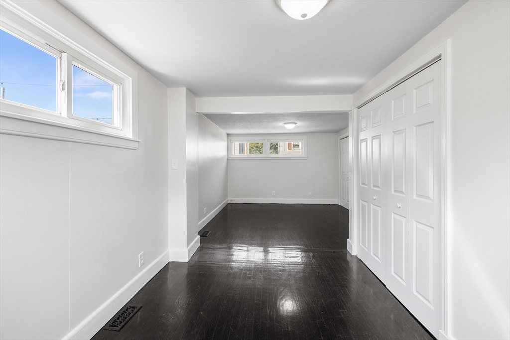 37 Halliday St Property Photo 11