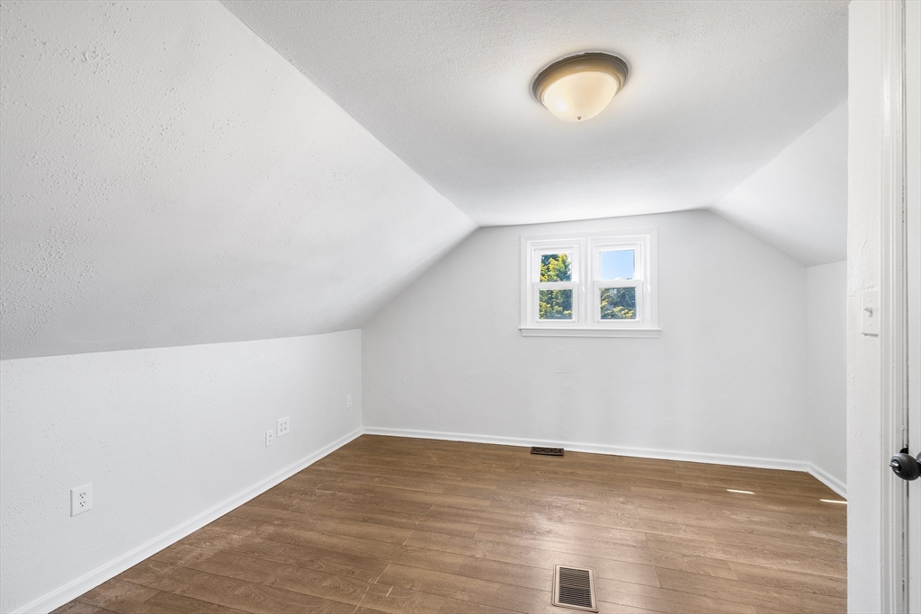 37 Halliday St Property Photo 16
