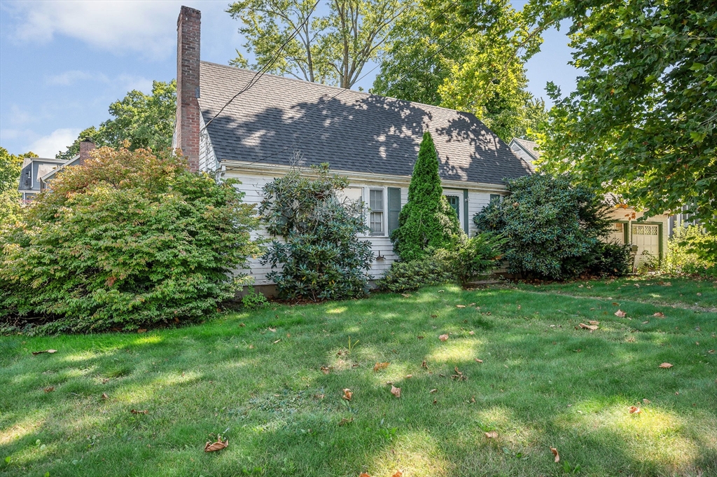 71 Middlesex Ave Property Photo 1