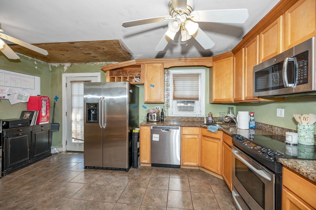71 Middlesex Ave Property Photo 5