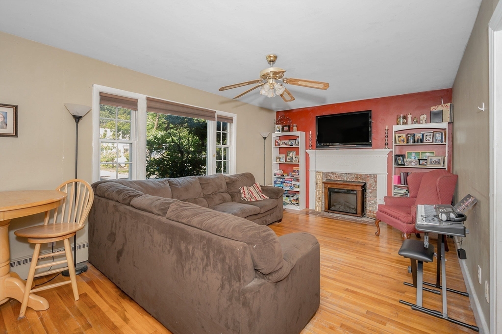 71 Middlesex Ave Property Photo 7
