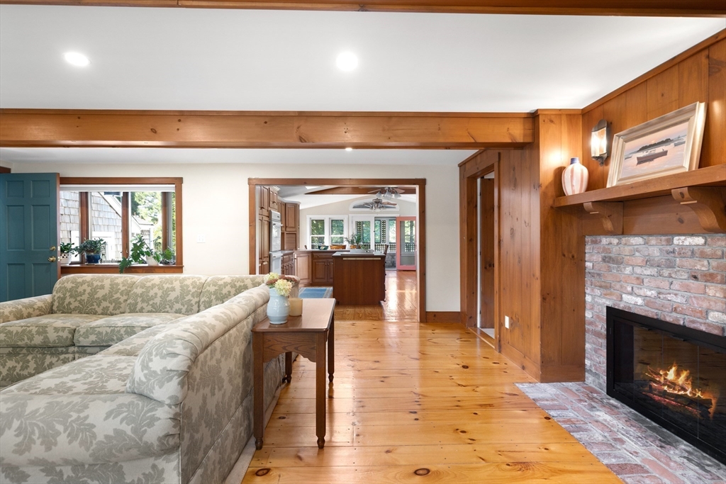 477 Hatherly Rd Property Photo 4