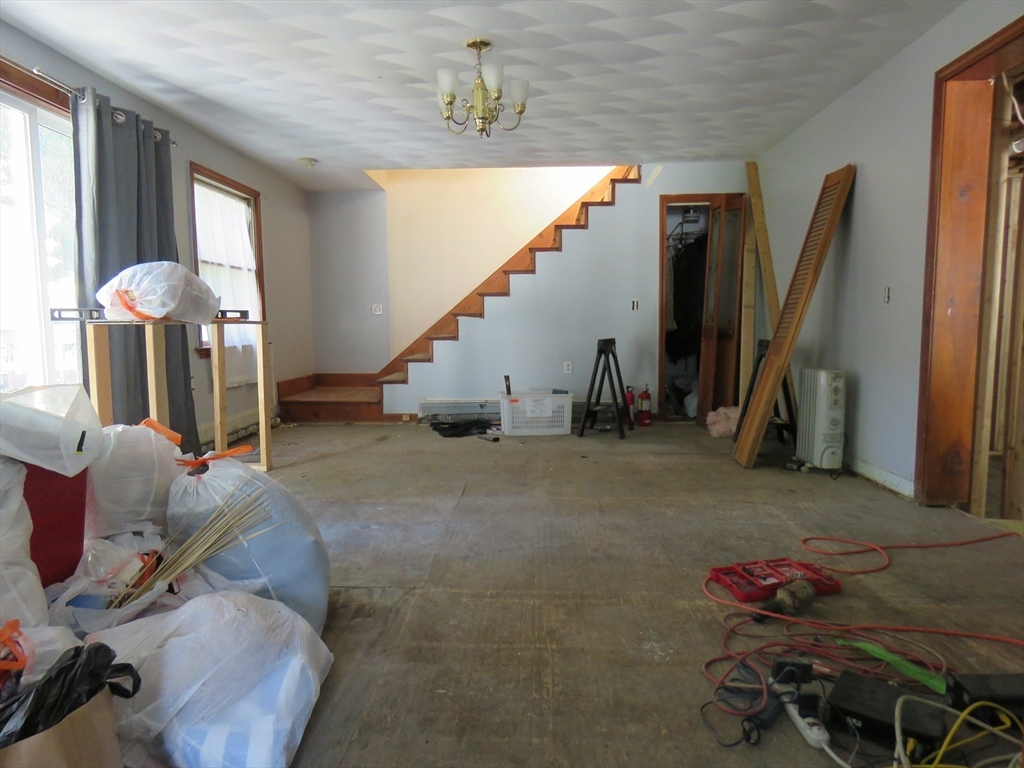 314 Main St Property Photo 9