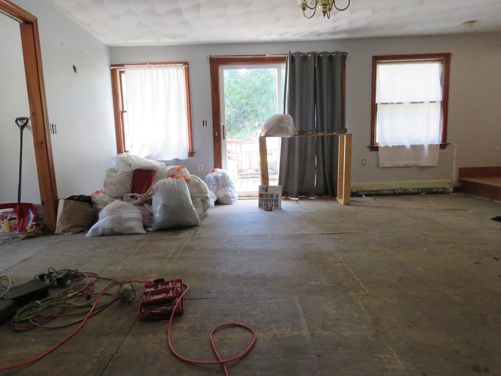 314 Main St Property Photo 10