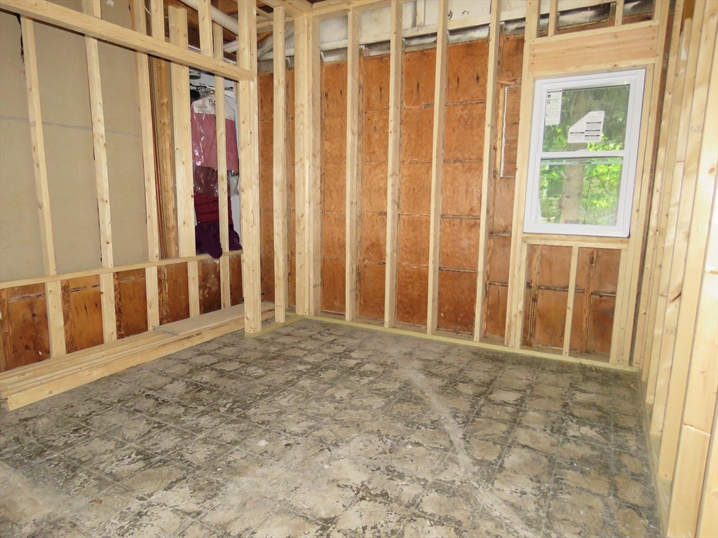 314 Main St Property Photo 17