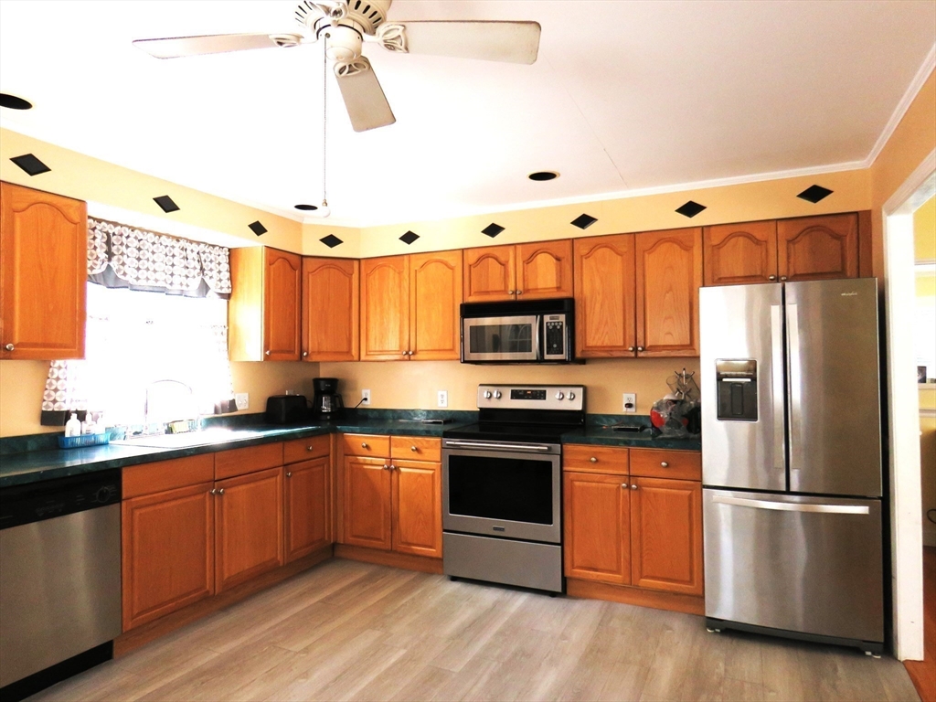 272 Washington Street Property Photo 8