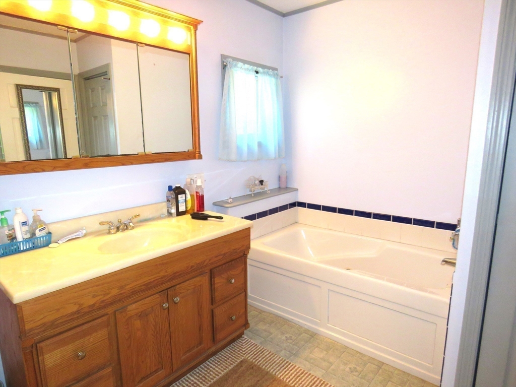 272 Washington Street Property Photo 13