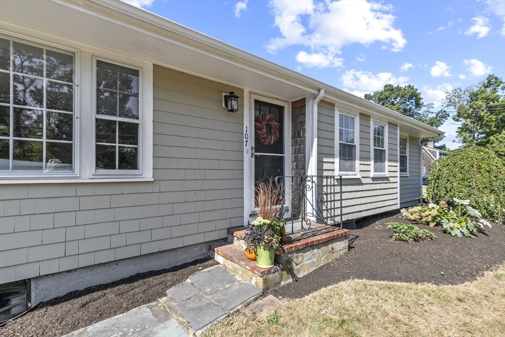 107 Tilden Rd Property Photo 1